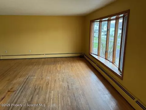 Living - 708 Delaware St, Mayfield, PA 18433 photo 6 of 7