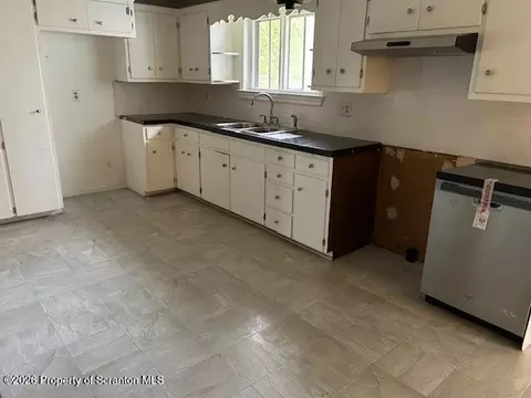 Kitchen - 708 Delaware St, Mayfield, PA 18433 photo 2 of 2