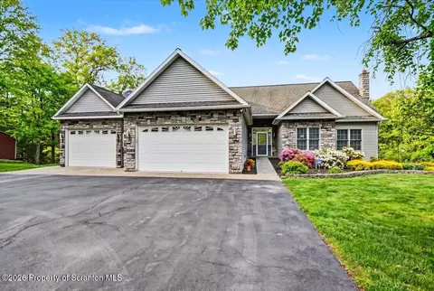 33 Parry Rd, Moscow, PA 18444