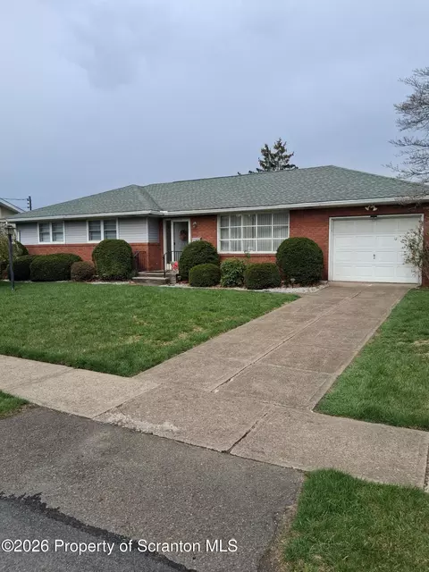 5 Monarch Rd, Hanover Twp, PA 18706