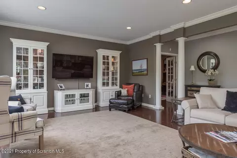 14 Kipling Dr, Moosic, PA 18507 photo 6