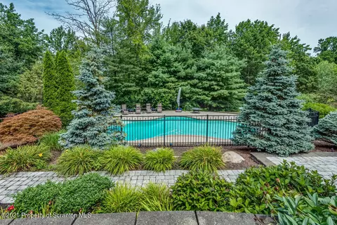 14 Kipling Dr, Moosic, PA 18507 photo 41