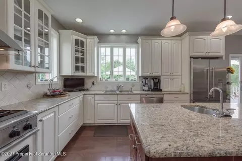 14 Kipling Dr, Moosic, PA 18507 photo 12