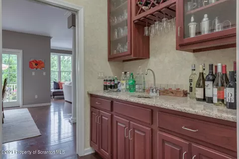 14 Kipling Dr, Moosic, PA 18507 photo 9