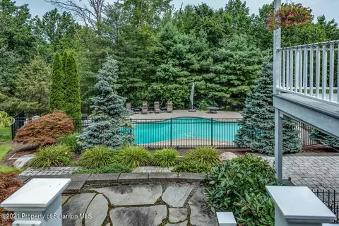 14 Kipling Dr, Moosic, PA 18507 photo 36