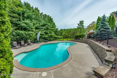 14 Kipling Dr, Moosic, PA 18507 photo 40