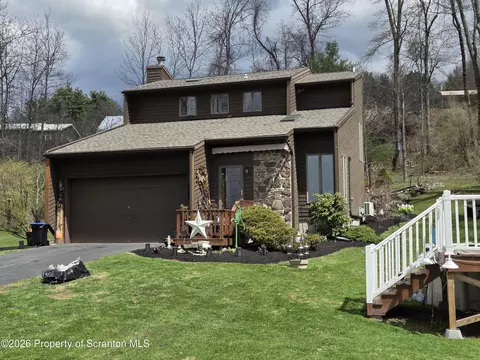 142 Dark Hollow Rd, Tunkhannock, PA 18657