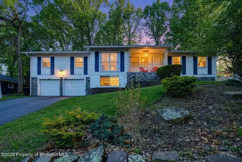 120 Woodside Dr, Clarks Summit, PA 18411