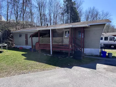 1054 Springbrook Ave, Moosic, PA 18507