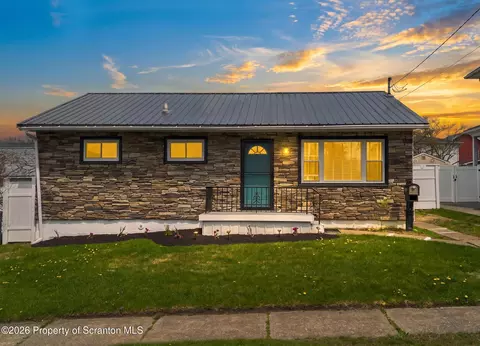 2001 Rigg St, Dunmore, PA 18512