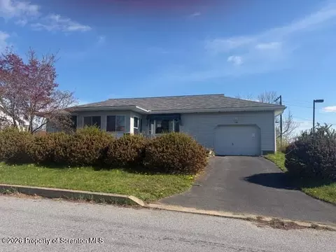 105 Ridgeview Dr, Dunmore, PA 18512