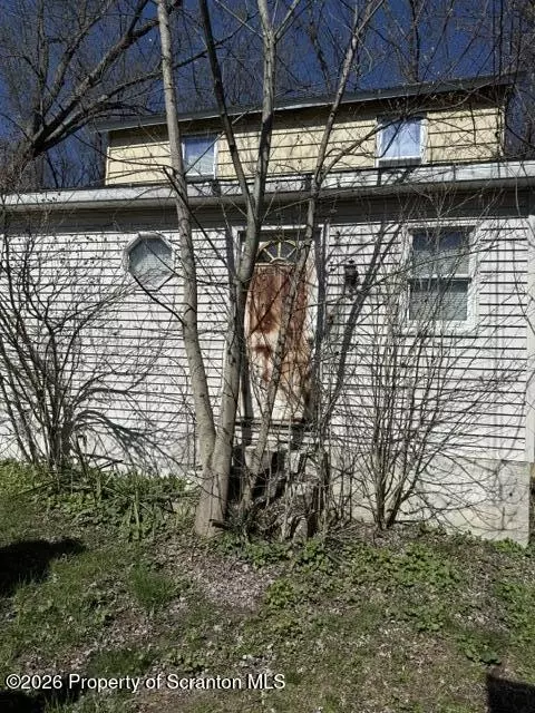 107 Ray St, Old Forge, PA 18518