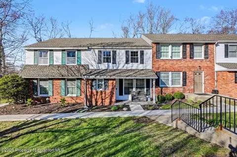 109 Townhouse Pl, Roaring Brook Twp, PA 18444