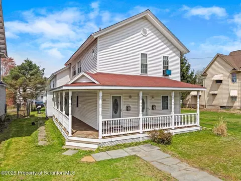 424-426 Main St, Peckville, PA 18452