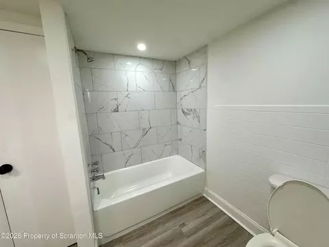 Bath - 116 Broadhead St, Old Forge, PA 18518 photo 3 of 4