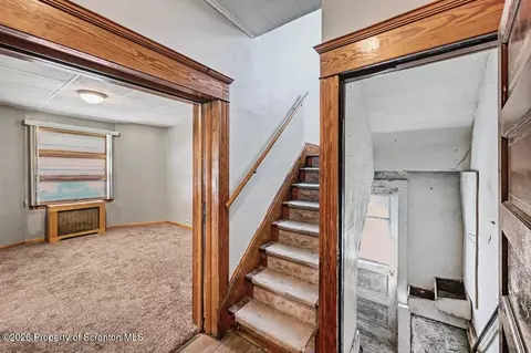 Entry Way - 638 E Grant St, Olyphant, PA 18447 photo 11 of 17