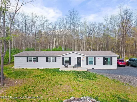 396 Park Rd, Dingmans Ferry, PA 18328