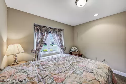 Bedroom - 102 Ryan Dr, Moosic, PA 18507 photo 6 of 12