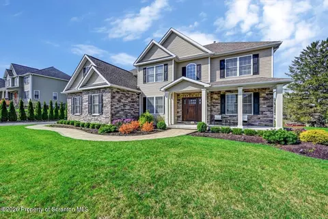 5 Seminary Hill Rd, Clarks Summit, PA 18411