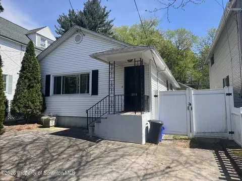 2220 Capouse Ave, Scranton, PA 18509