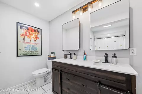 Bath - 511 Fallon St, Old Forge, PA 18518 photo 1 of 3