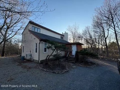 185 Lookout Dr, Albrightsville, PA 18210