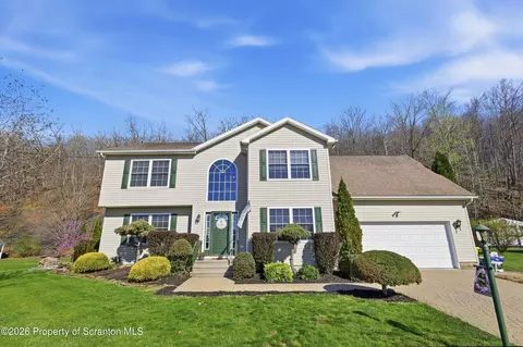 200 Raymond Dr, Jermyn, PA 18433