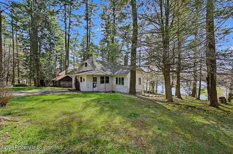 164 Pinewood Rd, Fleetville, PA 18420