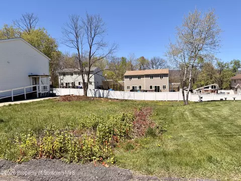 3902 Wylam Ave, Moosic, PA 18507