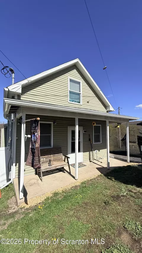 344 Jefferson St, Simpson, PA 18407