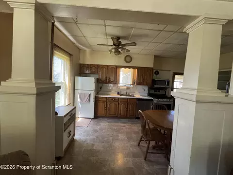 Entry Way - 409 E Warren St, Dunmore, PA 18512 photo 2 of 3
