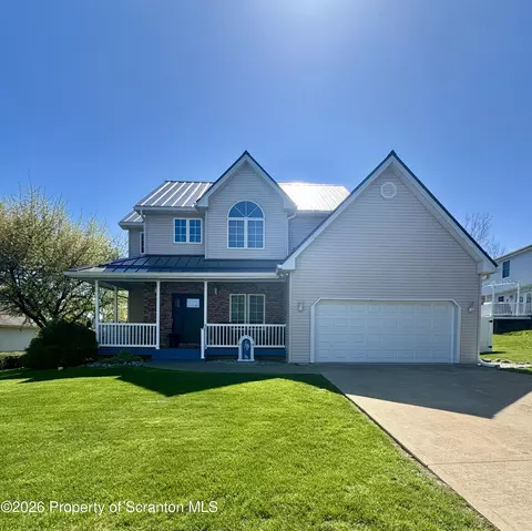 209 Raymond Dr, Jermyn, PA 18433