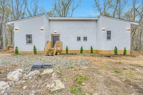 20 Cheyenne Trl, Gouldsboro, PA 18424