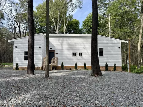 20 Cheyenne Trl, Gouldsboro, PA 18424