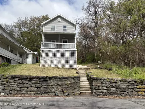 66 Smith Row, Plymouth, PA 18651