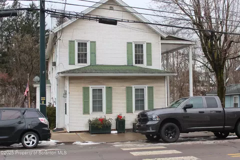 105 College Ave, Factoryville, PA 18419
