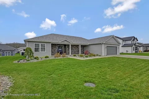 114 Osprey Ln, Archbald, PA 18403
