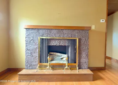 717 7th St, Moosic, PA 18507 photo 8