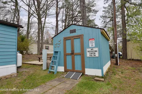 717 7th St, Moosic, PA 18507 photo 4