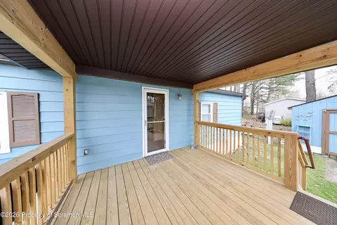 717 7th St, Moosic, PA 18507 photo 3