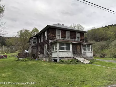 572 Winterdale Rd, Starlight, PA 18461