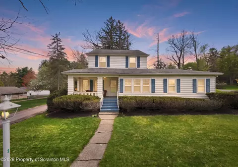 186 Machell Ave, Dallas, PA 18612