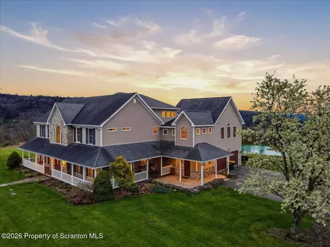 18 Bush Hill Rd, Great Bend, PA 18821