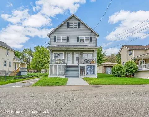 645-647 Laurel St, Dickson City, PA 18519
