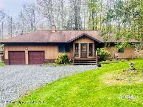 163 Greenview Ct, Lake Ariel, PA 18436