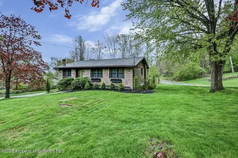 511 Pine St, Moscow, PA 18444