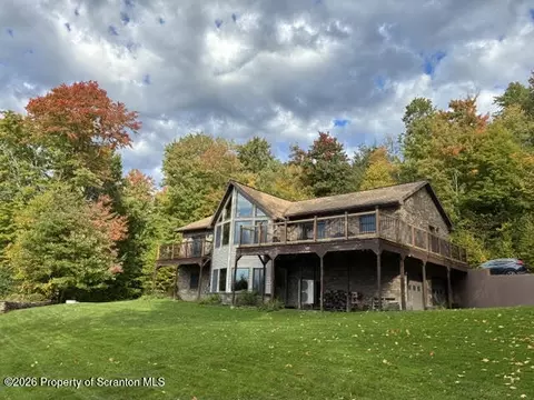 325 Lyon Rd, Hallstead, PA 18822