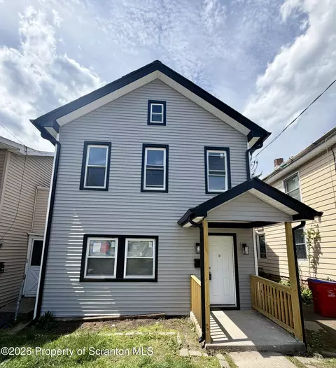 51 Park St, Carbondale, PA 18407