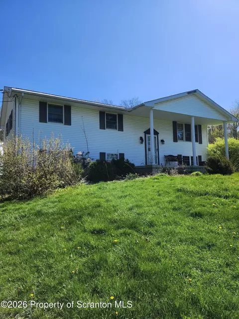 30 Tompkinsville Rd, Scott Twp, PA 18433