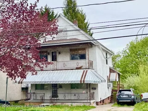 116 Dunmore St, Throop, PA 18512